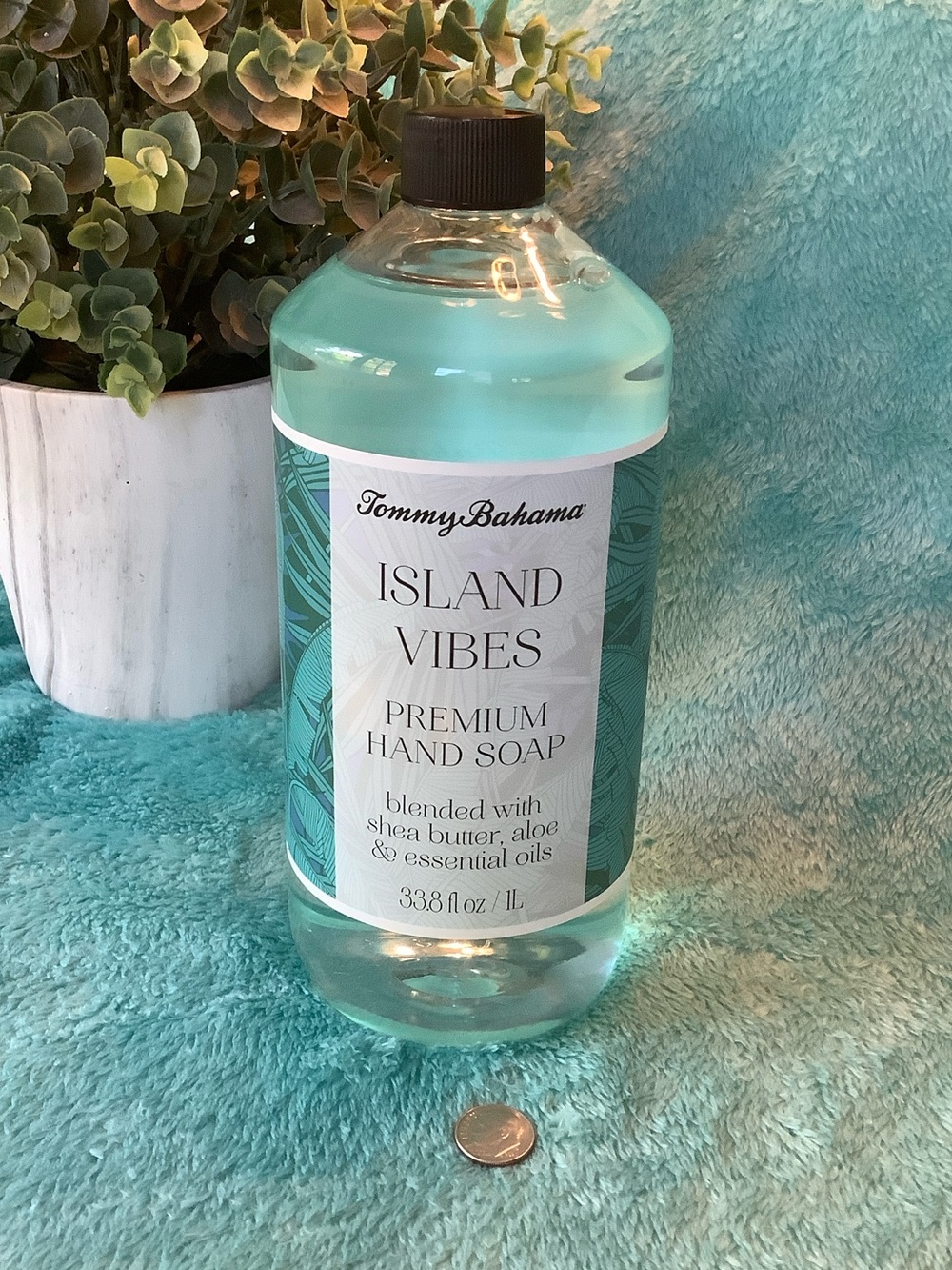 Tommy Bahama Scented Island Vibes Premium Hand Soap Refill, NWT XL 33.8oz. - Picture 2 of 10